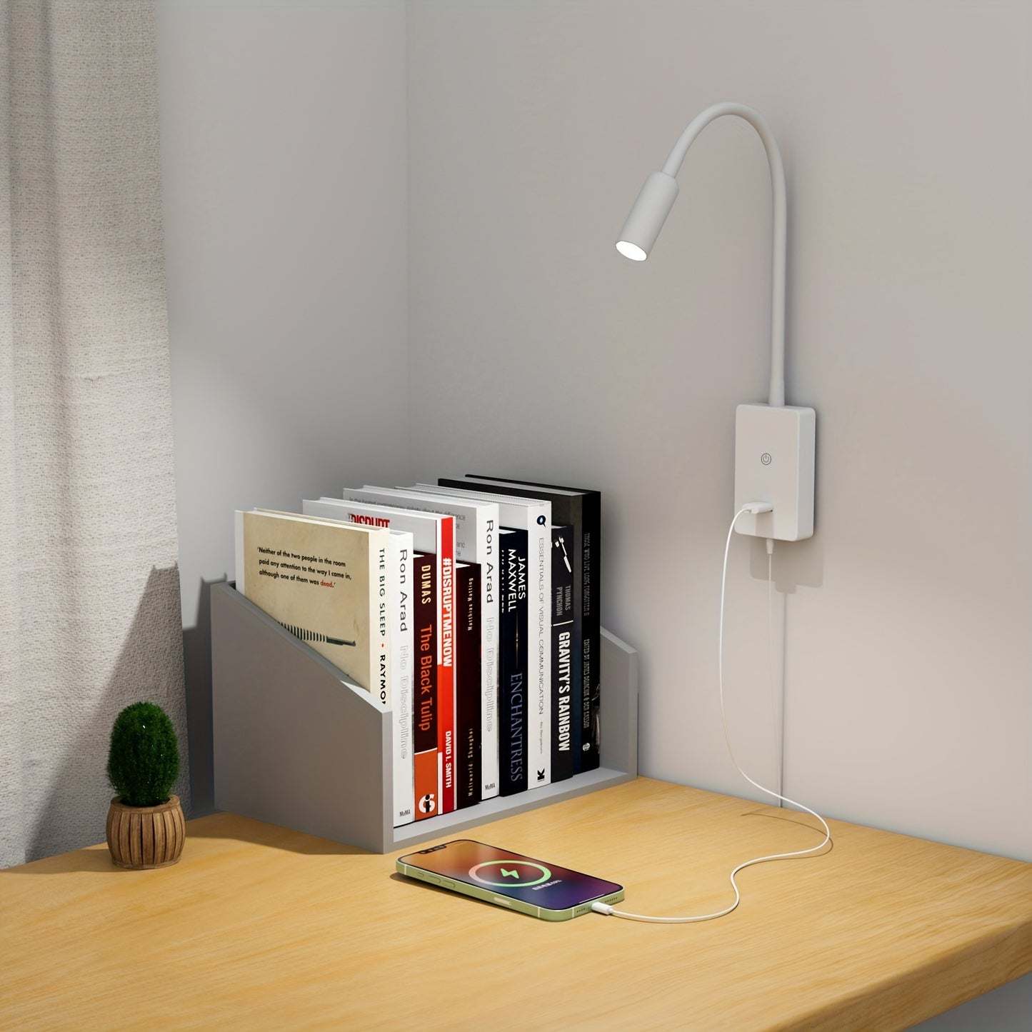 Mounted light with charger, easy and luxurious.